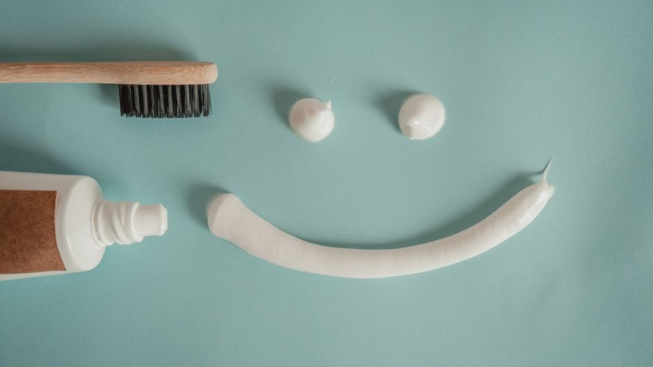 秋のホワイトニングが特におすすめな理由|千代田区の歯科情報